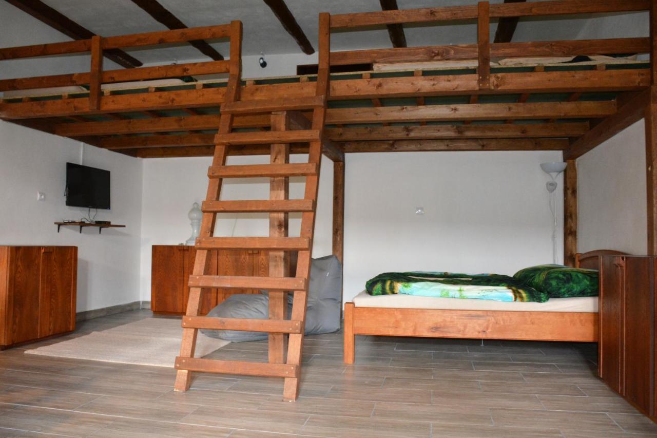 Na Konske Farme Apartment Malecov Exterior photo